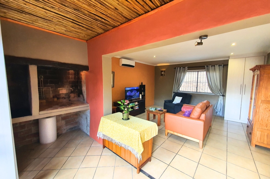 2 Bedroom Property for Sale in Ruwari Western Cape